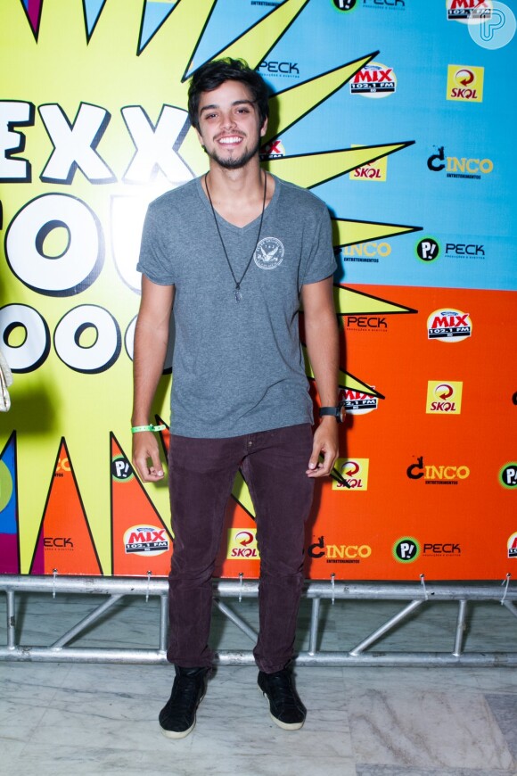 Rodrigo Simas curtiu a festa 'Extouro' no Monte Líbano, na Lagoa, RJ, em 7 de setembro de 2013