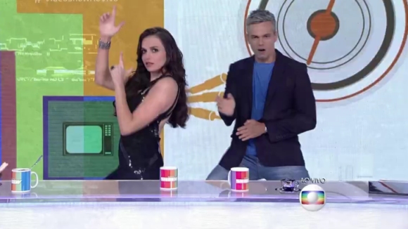 Monica Iozzi e Otaviano Costa dançam hit 'Paredão Metralhadora': 'Pras inimigas'