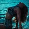 Claudia Leitte faz topless em clipe da música Corazón e fãs enlouquecem: 'Um corpo é um corpo'