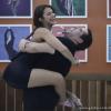 Bruna Marquezine e Tiago Abravanel se dão super bem e brincam nos intervalos dos ensaios do 'Dança dos Famosos'