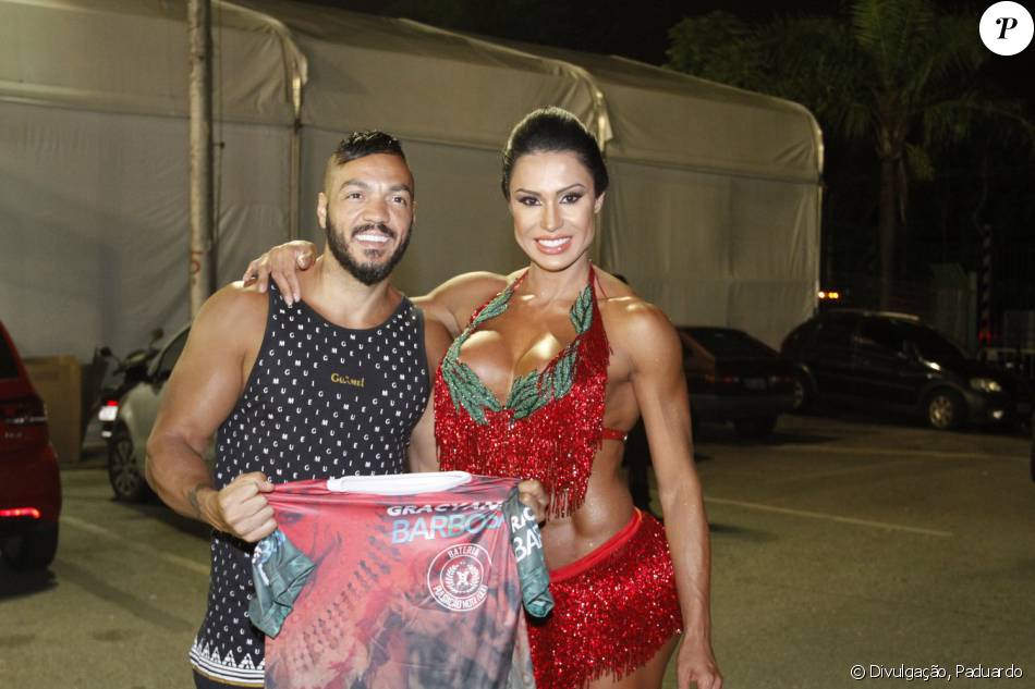 Depois da discussão, Belo prestigiou a mulher, Gracyanne Barbosa, durante ensaio da X9 Depois da discussão, Belo prestigiou a mulher, Gracyanne Barbosa, durante ensaio da X9