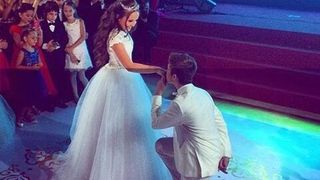 Larissa Manoela dança valsa de 15 anos com o namorado, João Guilherme. Vídeos!