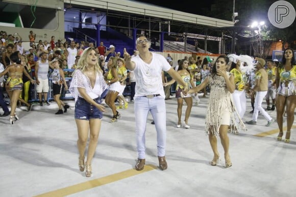 Wanessa e Camilla Camargo mostraram samba no pé durante ensaio da Imperatriz para o Carnaval na Marquês de Sapucaí, na noite deste sábado, 30 de janeiro de 2016