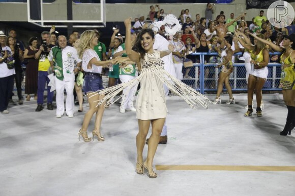 Wanessa e Camilla Camargo mostraram mostrou samba no pé durante ensaio da Imperatriz para o Carnaval na Marquês de Sapucaí, na noite deste sábado, 30 de janeiro de 2016
