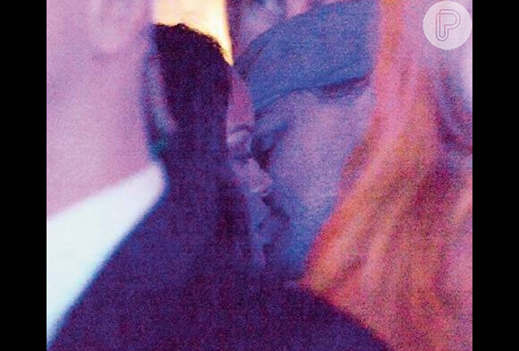 Rihanna foi flagrada aos beijos com Leonardo DiCaprio em festa na França