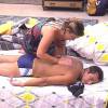 BBB16': Cacau e Matheus fazem massagem um no outro e Renan brinca. 'Tirando casquinha', nesta terça-feira, 2 de fevereiro de 2016
