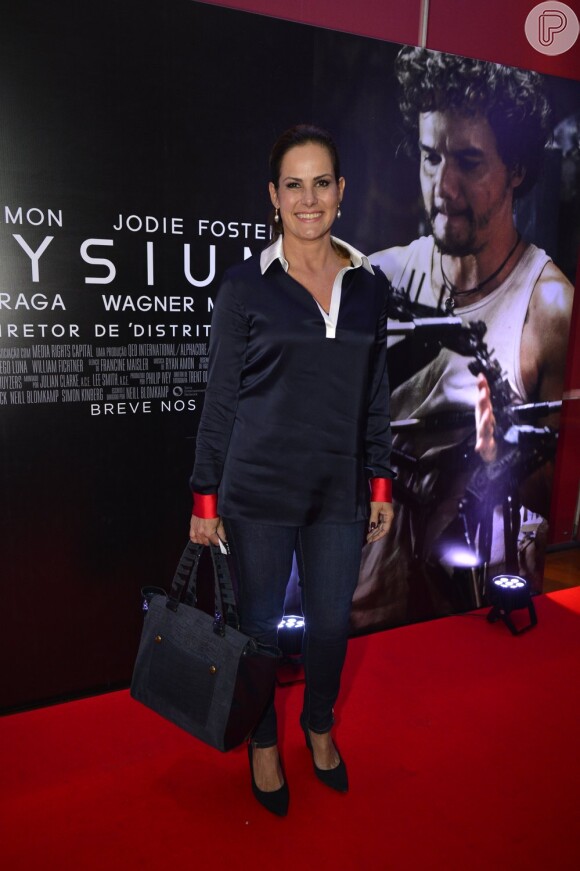 Renata Ceribelli na pré-estreia de 'Elysium', nesta terça-feira (10), no Shopping Leblon, Zona Sul do Rio de Janeiro