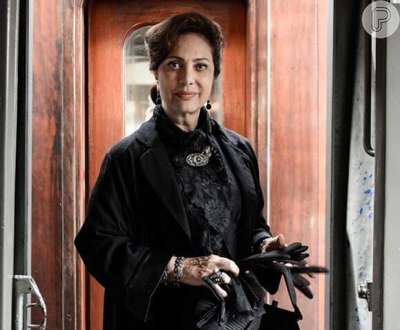 Anastácia (Eliane Giardini) corre risco de morte nos planos de Ernesto (Eriberto Leão) Sandra (Flávia Alessandra), na novela 'Êta Mundo Bom!'