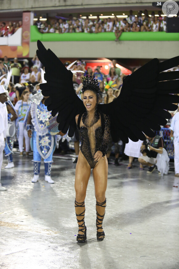 A artista não se incomoda de pagar sua fantasia para desfilar no Carnaval