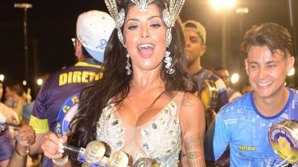 Oito fantasias de Aline Riscado, musa de camarote no Carnaval, custam R$ 64 mil