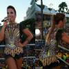Ivete Sangalo agitou o público na quinta-feira, 04 de fevereiro de 2016, com um corpete que valorizou as suas curvas. Com estampas coloridas, a cantora apostou num aplique para compor o visual