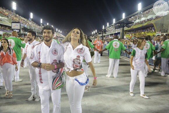 Deborah Secco apresentou o carnaval Carioca ao marido, que é baiano