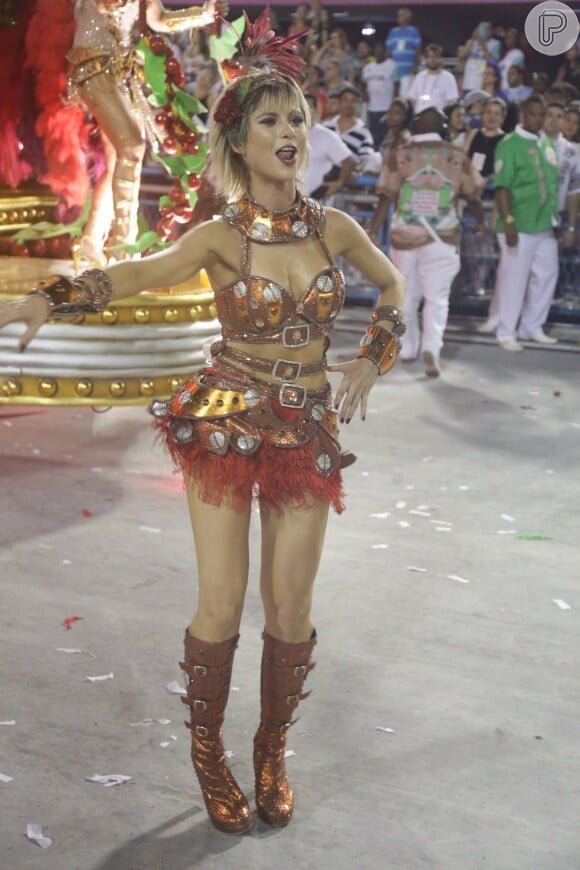 Julianne Trevisol também foi musa da Grande Rio no Carnaval 2016