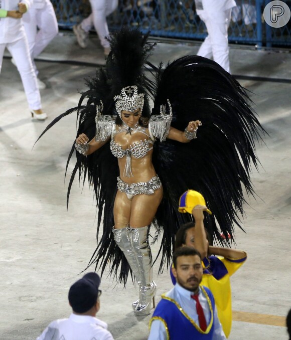 Anitta representava a amada de Dom Quixote no Desfile da Mocidade Independente