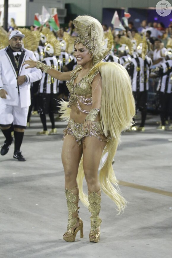 Paloma Bernardi, rainha de bateria da Grande Rio, fala da preparação para o desfile: 'Estou me cuidando desde julho do ano passado'