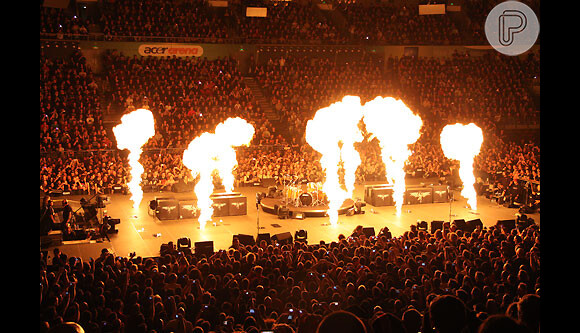 Metallica não economiza nas labaredas nos shows da MetOnTour. Com o palco em 360°, eles proporcionam ao público uma outra experiência musical