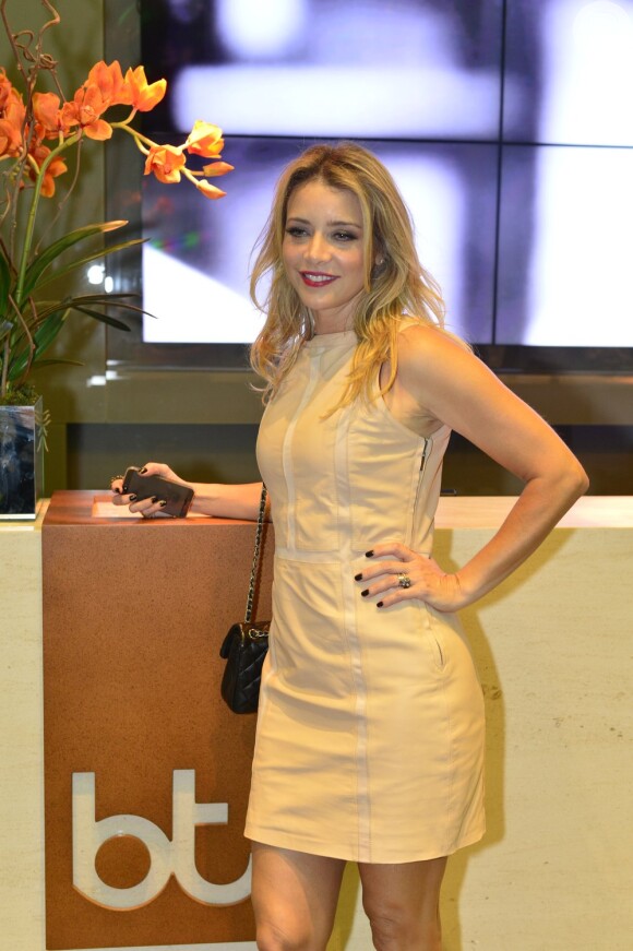 Christine Fernandes marcou presença na inauguração da nova Academia Bodytech, em Botafogo, RJ, em 17 de setembro de 2013