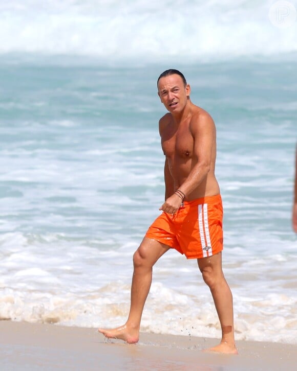Bruce curtiu as praias do Rio de Janeiro antes de se apresentar no Rock in Rio