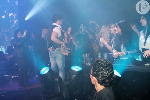 Zezé Di Camargo fez show da turnê 'Sonhos de Amor' na Vila Mix, em São Paulo, nesta quarta-feira (18)