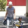 Sandra Bullock revelou que deixaria de lado a carreira para cuidar de seu filho, Louis, de três anos
