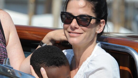 Sandra Bullock diz que faria de tudo pelo seu filho: 'Deixaria a minha carreira'