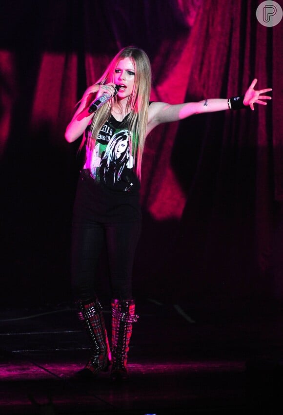 Na sua última turnê, 'The Black Star Tour', as cores preto, rosa e verde predominavam na iluminação e no figurino dela