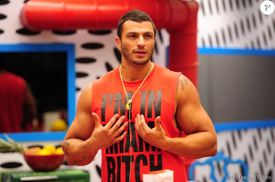 Kleber Bambam foi o campeão do 'BBB1' e retornou ao reality no ...