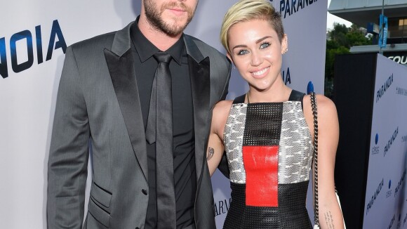 Miley Cyrus está grávida de Liam Hemsworth, afirma revista: 'Abençoados'