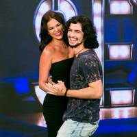 Bruna Marquezine e Gabriel Leone dançam em 'Amor & Sexo' e fãs indicam: 'Climão'