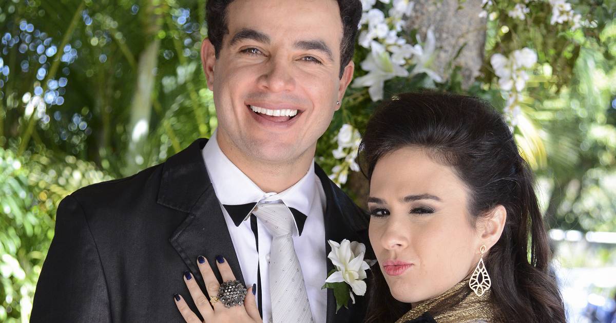 'Amor à Vida': Valdirene e Carlito fogem juntos para o terraço e fazem ...