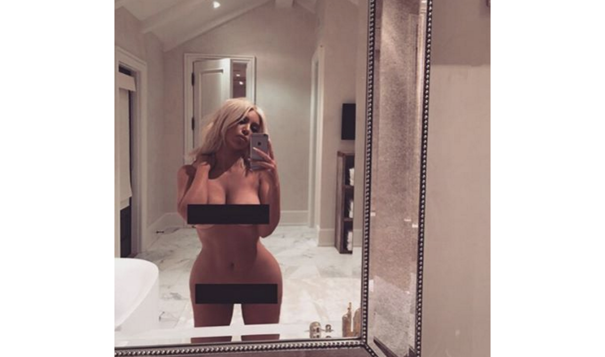 Foto: Kim Kardashian postou uma foto nua e brincou dizendo que não tinha o  que vestir - Purepeople