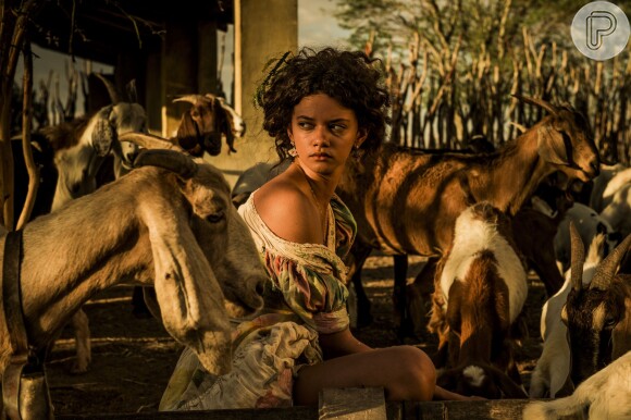 Marina Nery é Leonor Vilela, filha caçula de um criador de cabras do sertão, na novela 'Velho Chico'