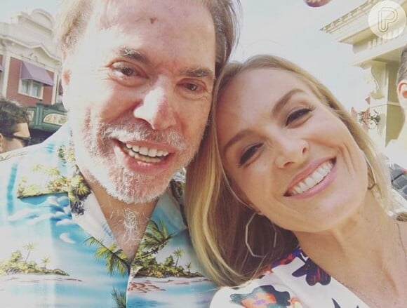 Angélica encontrou Silvio Santos em Orlando, nos Estados Unidos, e fez selfie com o apresentador