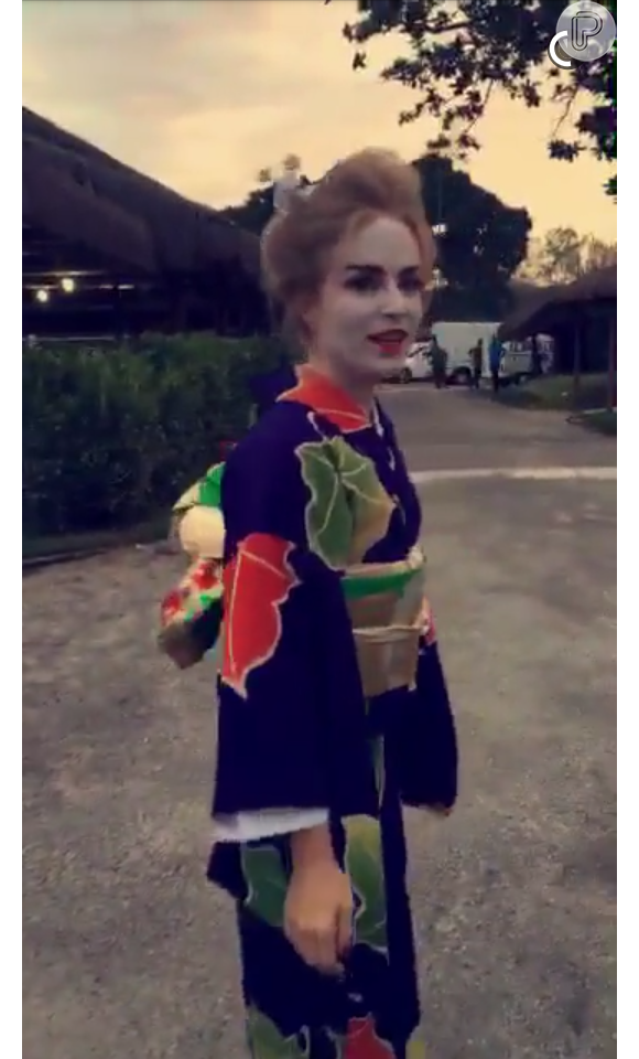 Angélica usou quimono ao se vestir de gueixa durante gravação do 'Estrelas'