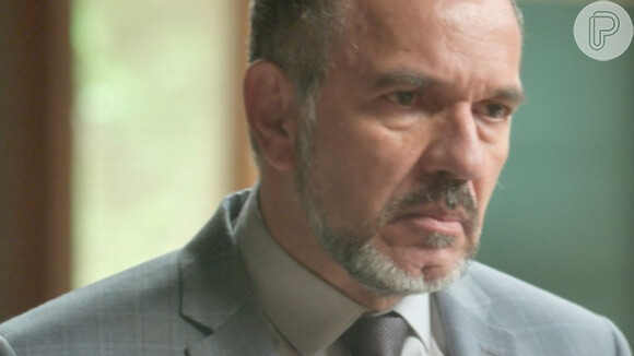 Germano (Humberto Martins) conta para Eliza (Marina Ruy Barbosa) que é seu pai, na novela 'Totalmente Demais'