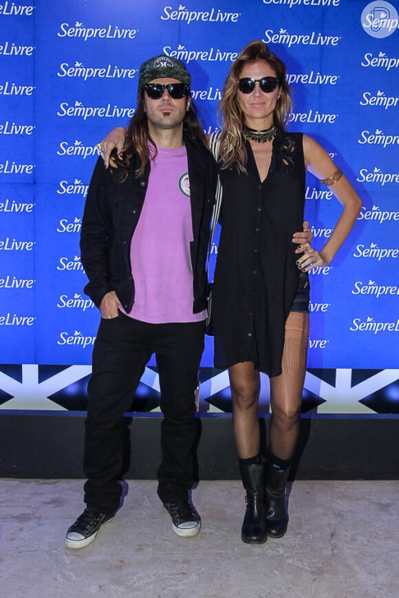 Ellen Jabour e o namorado Jonathan Correa no Lollapalooza, no sábado, 12 de março de 2016
