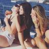 No Instagram, Selena Gomez posta foto em mais um momento de diversão entre amigas