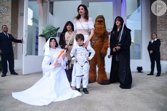 Luciana Gimenez comemora aniversário de 5 anos do filho caçula, Lorenzo, em festa com tema 'Star Wars', em São Paulo, nesta quinta-feira, 17 de março de 2016