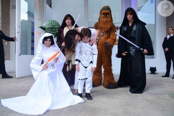 Luciana Gimenez comemora aniversário de 5 anos do filho caçula, Lorenzo, em festa com tema 'Star Wars', em São Paulo, nesta quinta-feira, 17 de março de 2016