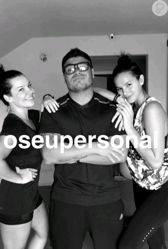 Bruna Marquezine e Fernanda Souza registram no Snapchat momento pós-treino com seu professor de Muay Thai