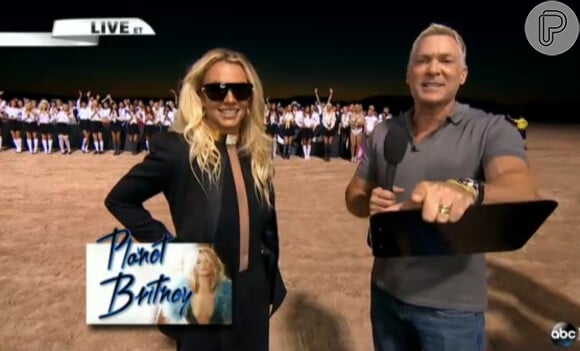 Britney Spears divulgou a série de shows e o novo álbum no programa 'Good Morning America' em pleno deserto