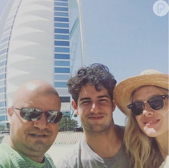 Fiorella Mattheis e Alexandre Pato viajam a Dubai com membro do ministério do Turismo dos Emirados Árabes, em 20 de março de 2016