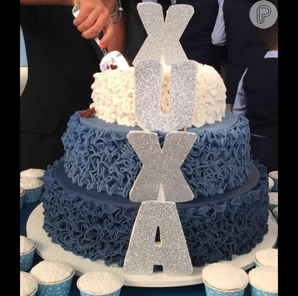 Xuxa Meneghel mostrou, em seu Instagram, os bastidores da festa de aniversário no programa da Record