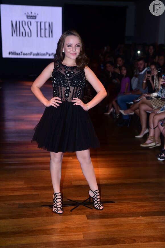 Larissa Manoela desfila sua coleção de roupas para a loja Miss Teen em São Paulo, nesta quarta-feira, 23 de março de 2016