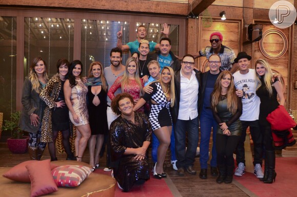 Após a vitória de Bárbara Evans no reality show, os participantes posaram para uma foto juntos
