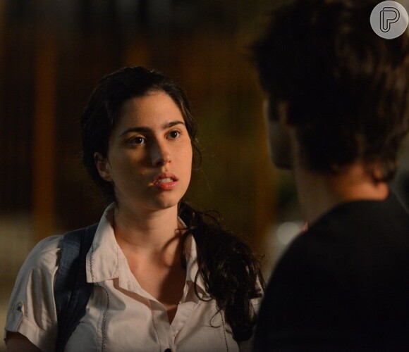 Débora (Olívia Torres) incentiva Fabinho (Daniel Blanco) a reatar com Cassandra (Juliana Paiva), na novela 'Totalmente Demais'