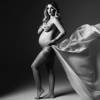 Prestes a dar à luz Lucca, Aline Gotschalg exibe seu barrigão de grávida nas redes sociais