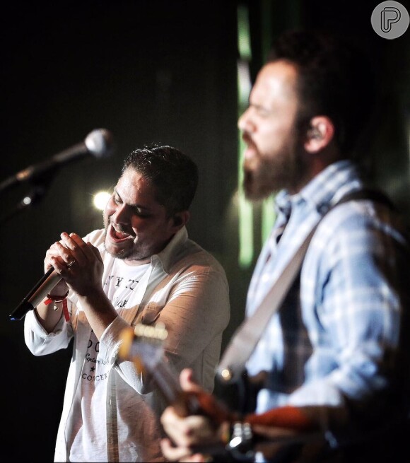 Assessoria nega que Jorge, da dupla com Mateus, se apresentou bêbado em show