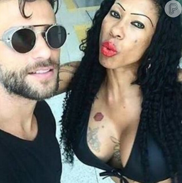 Bruno Gagliasso ironizou os boatos que surgiram após a declaração de Giovanna Ewbank no 'Amor & Sexo' ao postar uma foto com Inês Brasil nesta quarta-feira, dia 30 de março de 2016