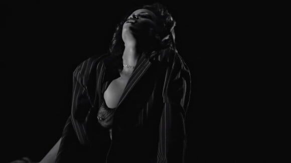 Rihanna surge sensual no clipe 'Kiss It Better' e agita web: 'Sexy'. Vídeo!